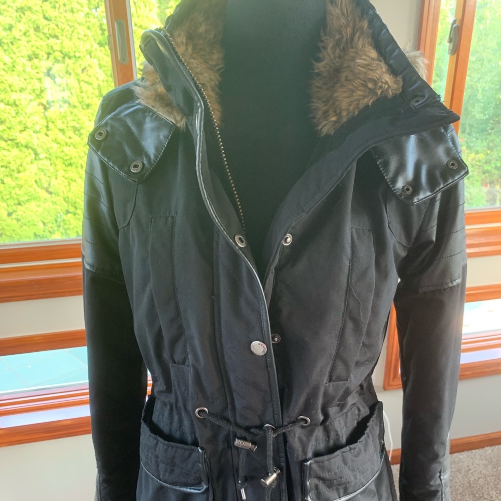Black 3/4 Garage Hooded Parka